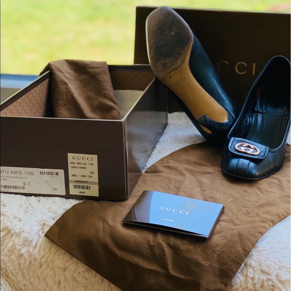 GUCCI ClASSIC PUMPS. Size 7B